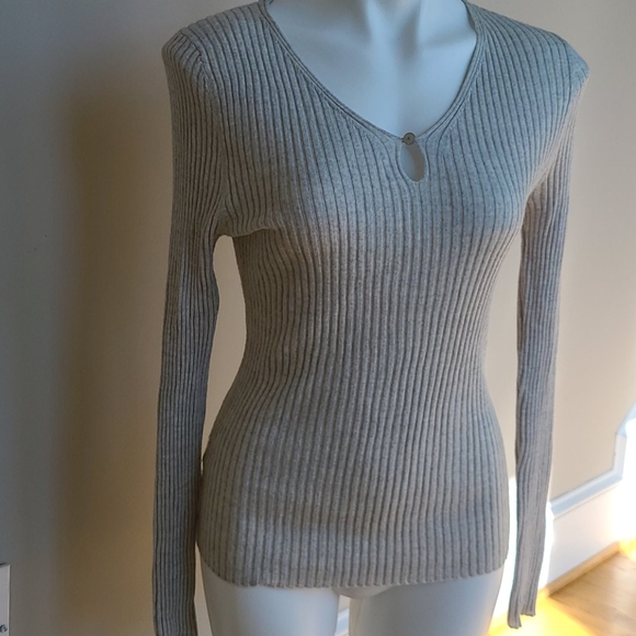 LOFT Tops - Ann Taylor Loft Light Grey Top - M